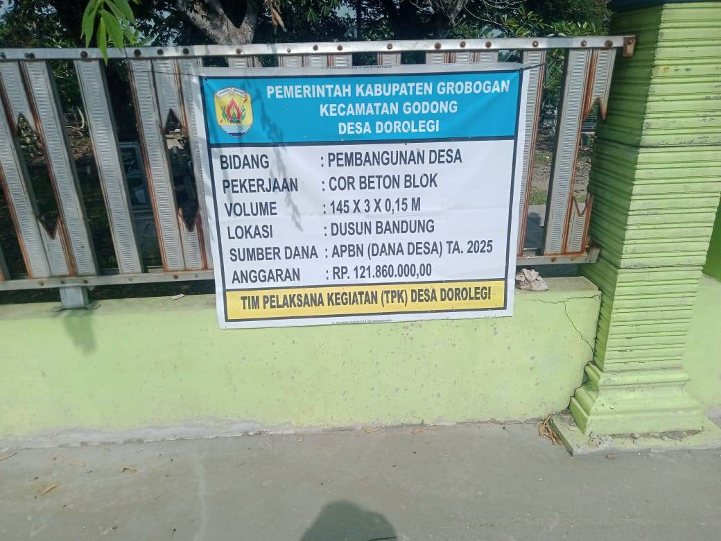 PEMBANGUNAN COR JALAN DESA DUSUN BANDUNG DESA DOROLEGI